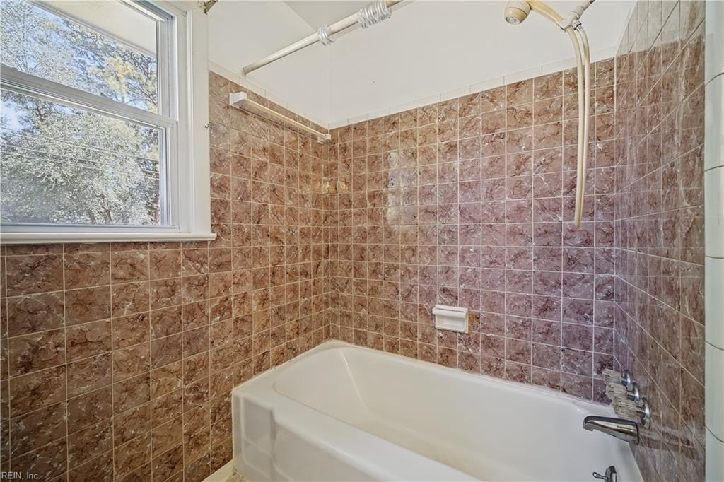 2220 Capri Cir Property Photo 28