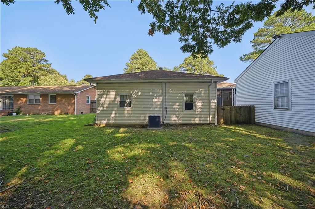 2220 Capri Cir Property Photo 34