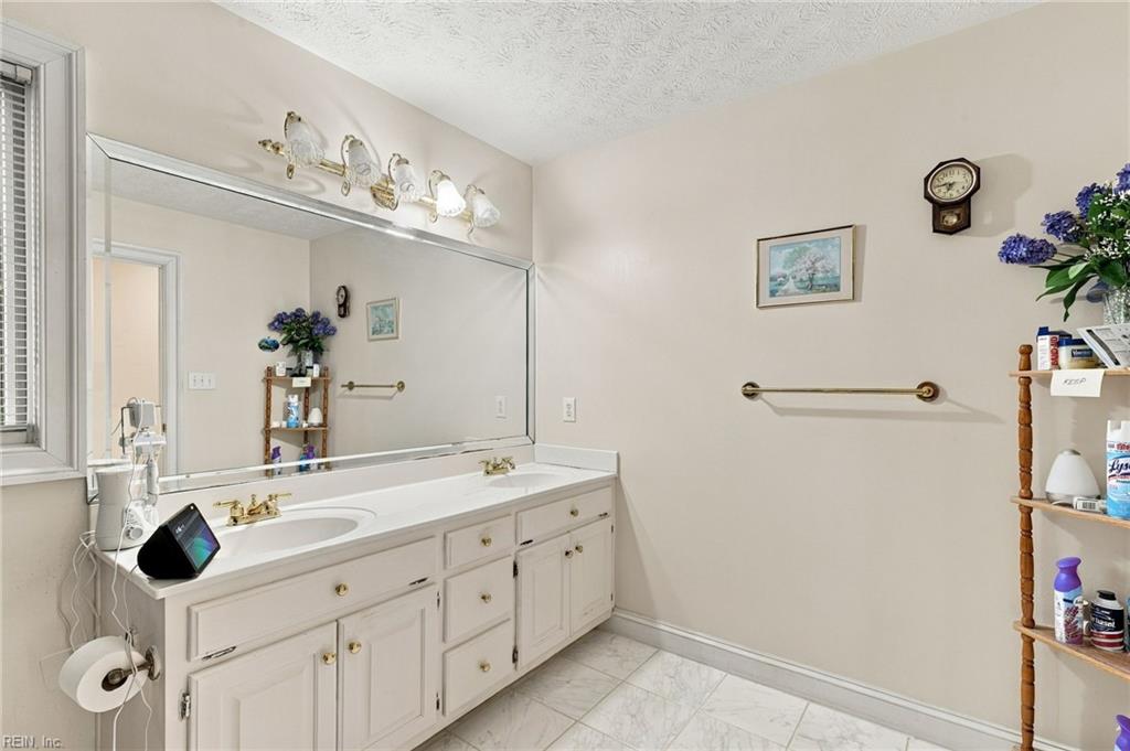 205 Chase Oak Ct Property Photo 26