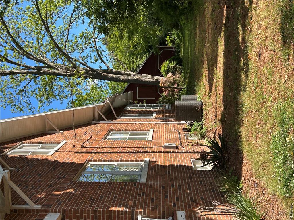 35 Kerr St Property Photo 23