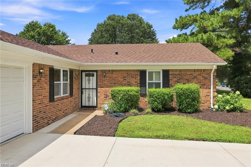 401 Moorland Dr Property Photo 3