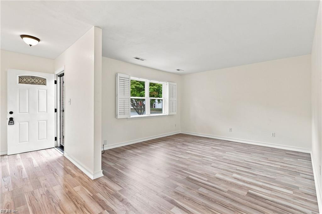 401 Moorland Dr Property Photo 4