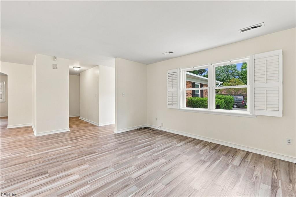 401 Moorland Dr Property Photo 5
