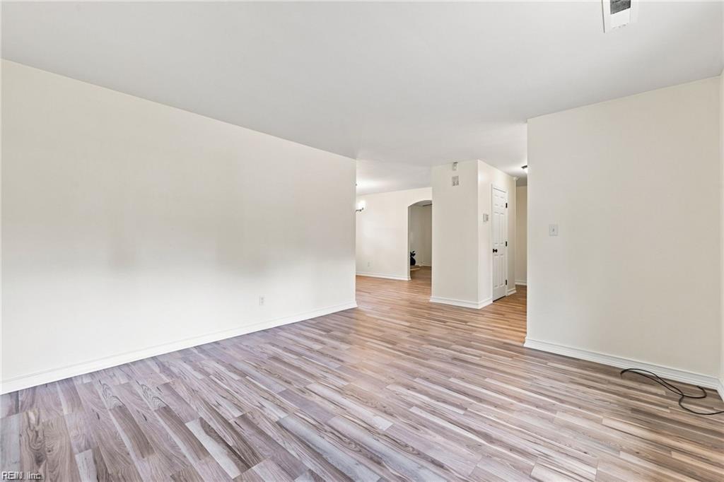 401 Moorland Dr Property Photo 6