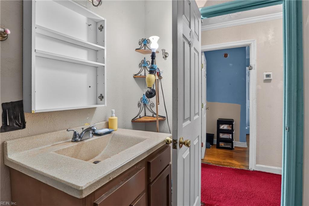 750 31 St Property Photo 19