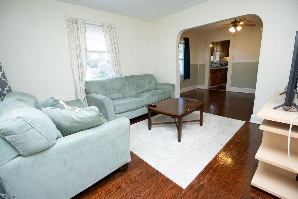 5137 Kennebeck Ave Property Photo 3