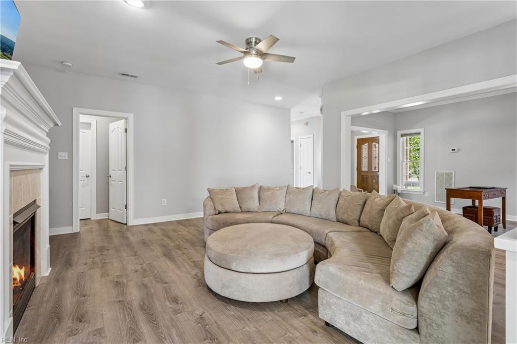 5697 Villa Green Dr Property Photo 12