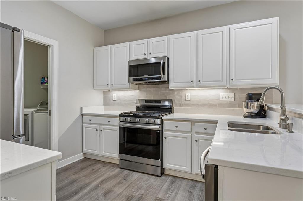5697 Villa Green Dr Property Photo 17