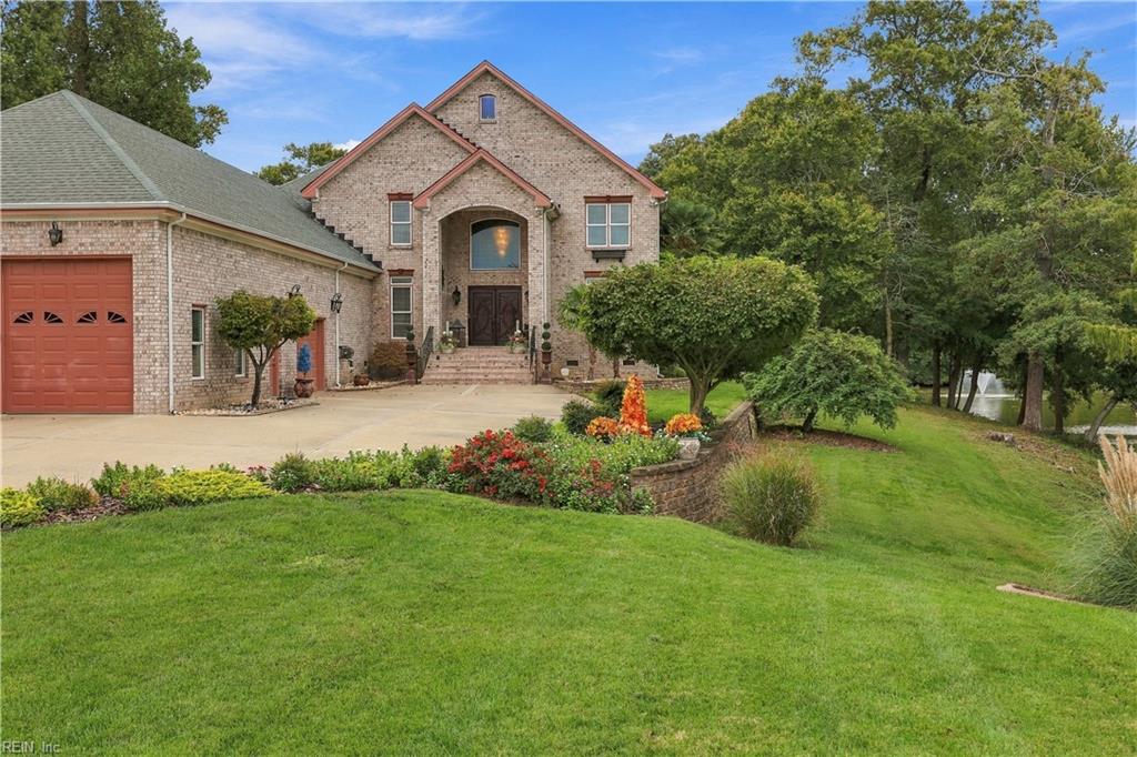 214 Wentworth Ct Property Photo 2