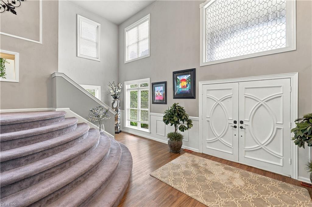 214 Wentworth Ct Property Photo 4