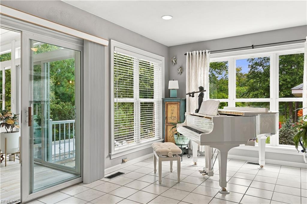 214 Wentworth Ct Property Photo 11