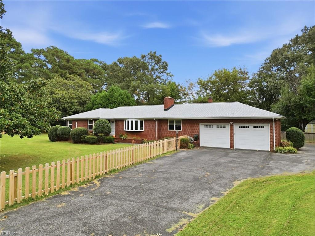 2016 Oak Leaf Ln Property Photo 1