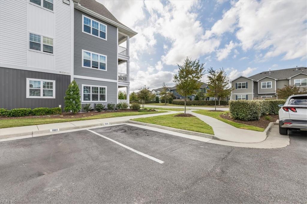 1733 Dromolin Dr Property Photo 32