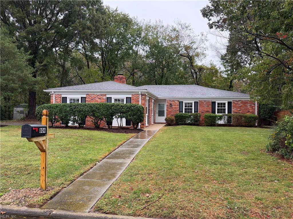 804 Duke Of Suffolk Dr Property Photo 1
