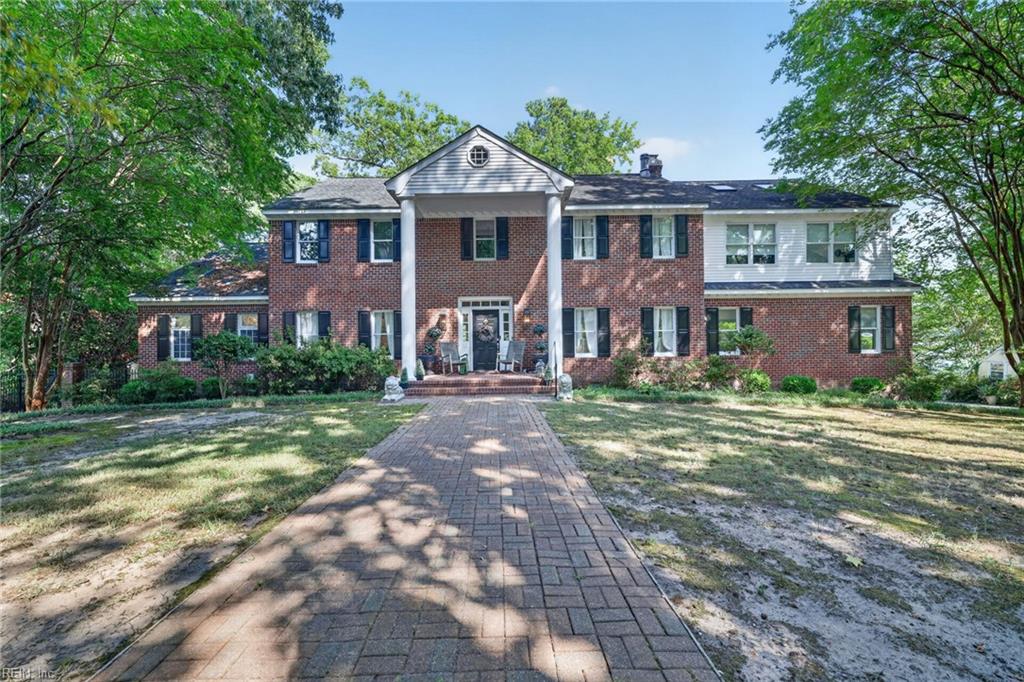 4040 Bridgehampton LN Property Photo 1