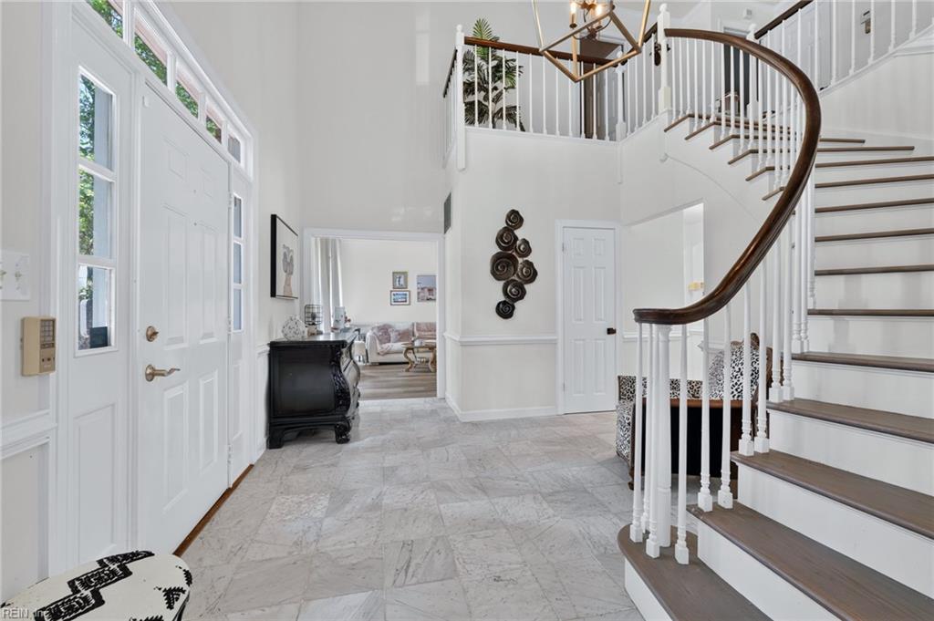 4040 Bridgehampton Ln Property Photo 2