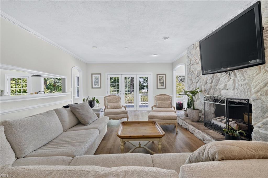 4040 Bridgehampton Ln Property Photo 10
