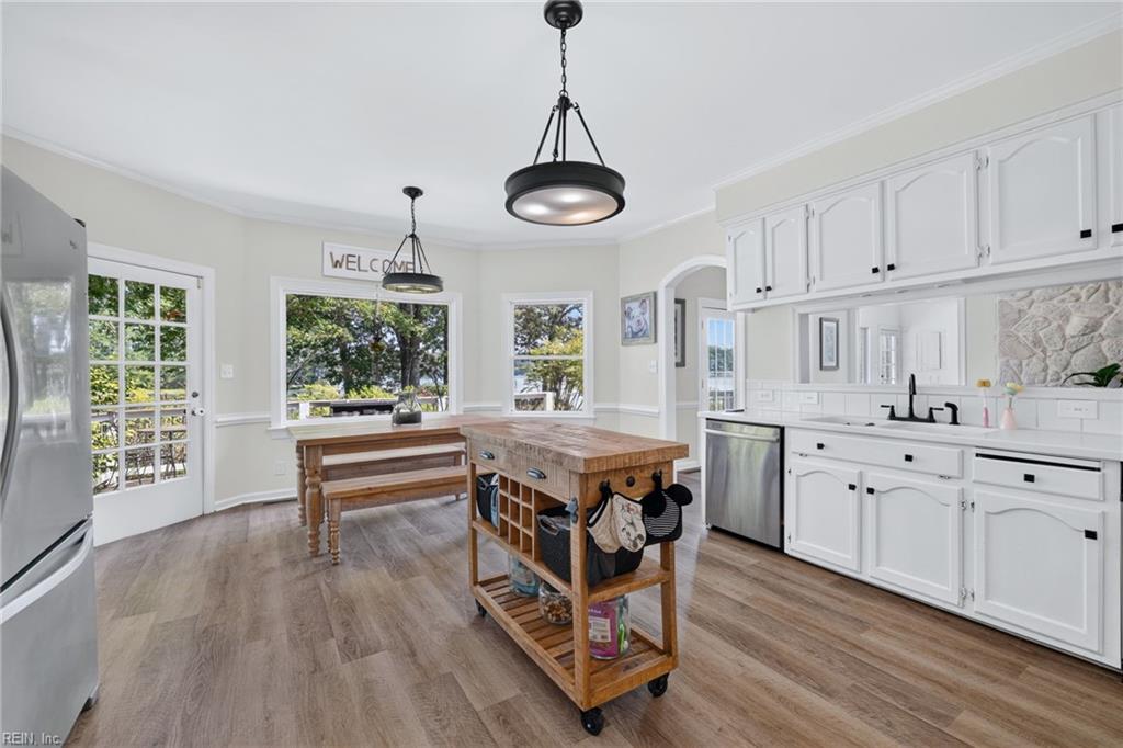 4040 Bridgehampton Ln Property Photo 11
