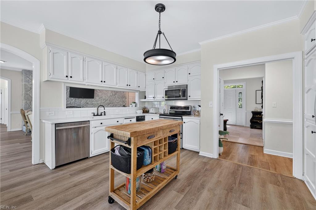 4040 Bridgehampton Ln Property Photo 13