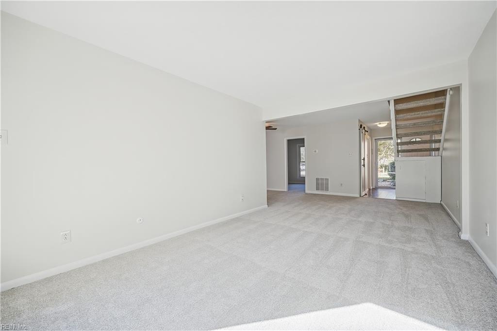 5014 Amboy Ct Property Photo 8