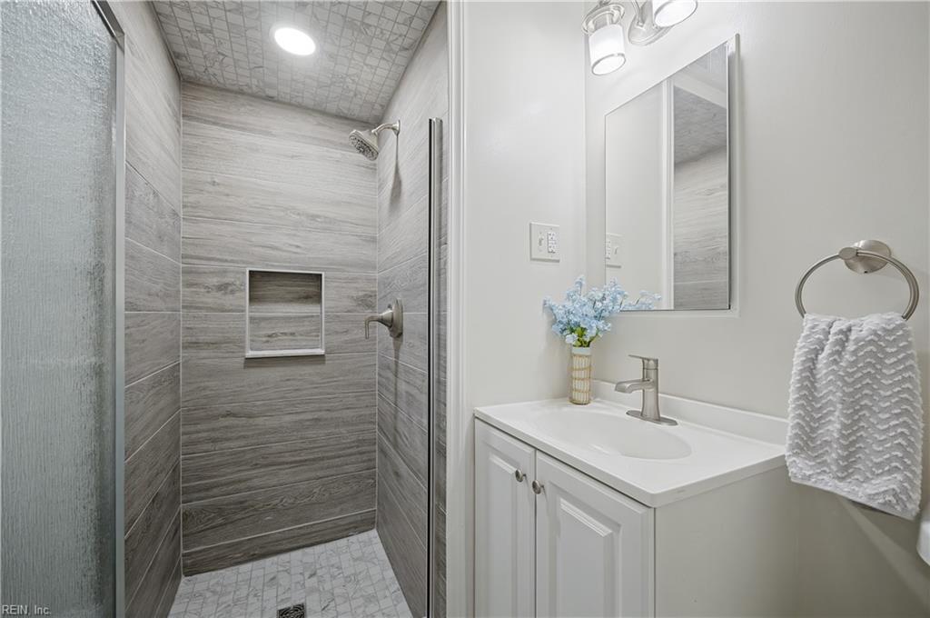 5014 Amboy Ct Property Photo 18