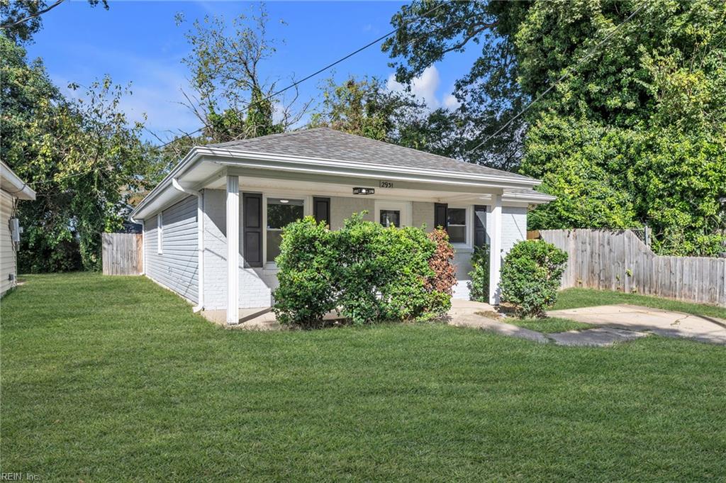 2931 Peronne Ave Property Photo 2