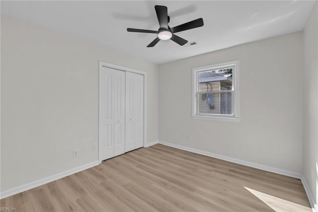 2931 Peronne Ave Property Photo 25