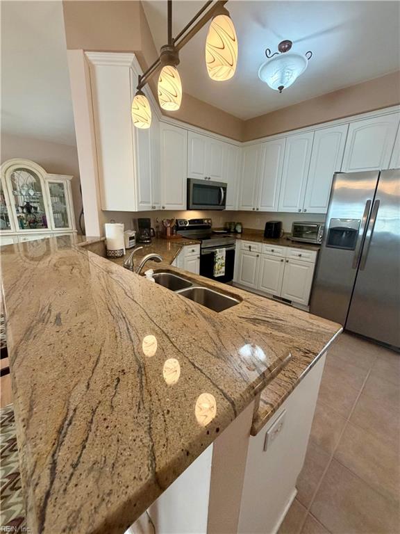 2302 Beach Castle Ln Property Photo 8