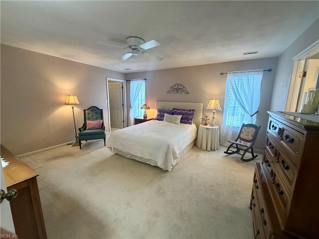 2302 Beach Castle Ln Property Photo 10