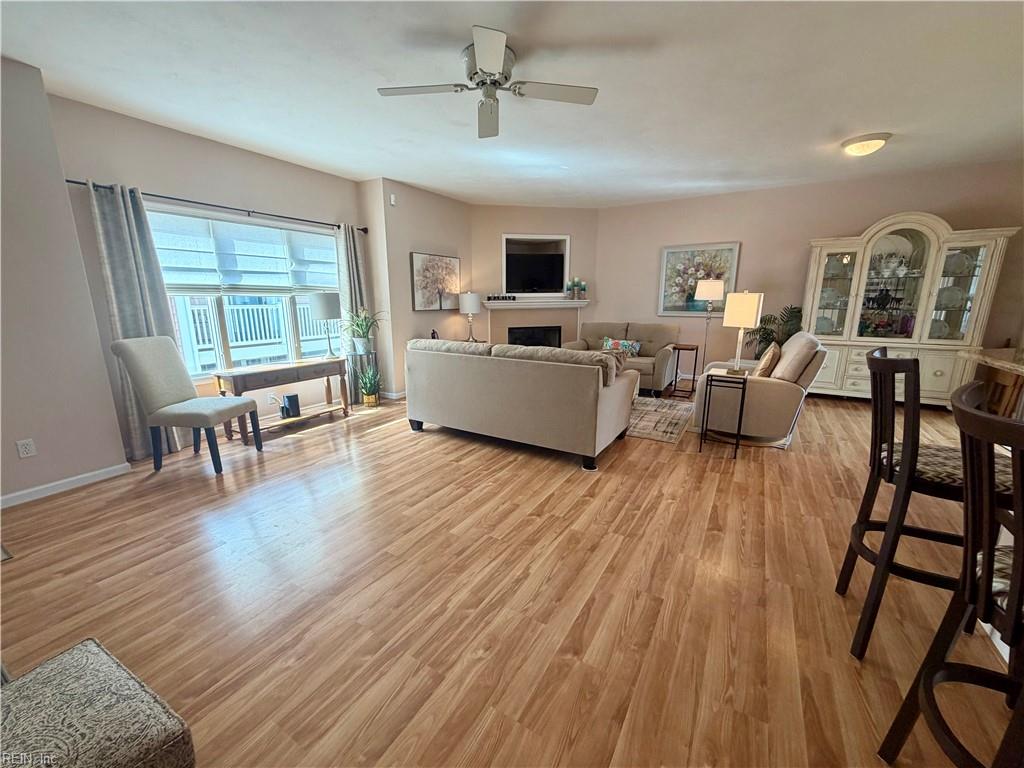 2302 Beach Castle Ln Property Photo 16