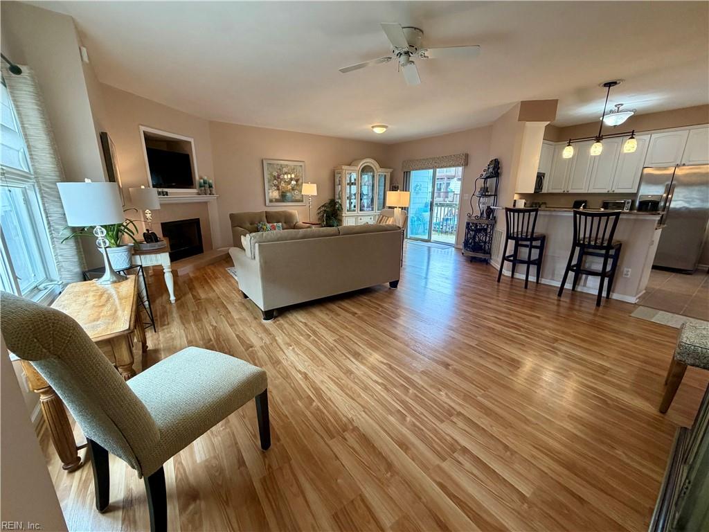 2302 Beach Castle Ln Property Photo 19