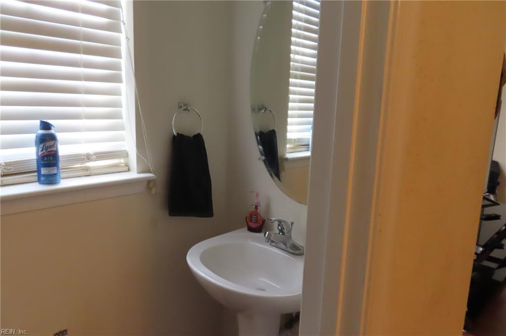 3517 Burlington St Property Photo 15