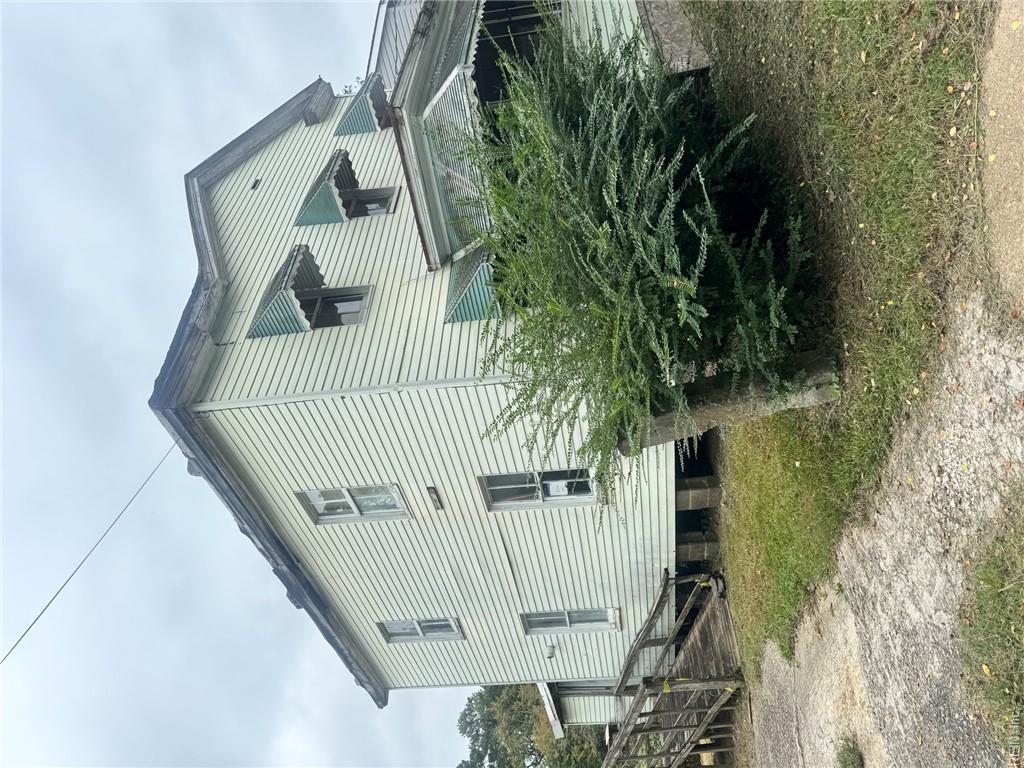 103 Washington St Property Photo 2