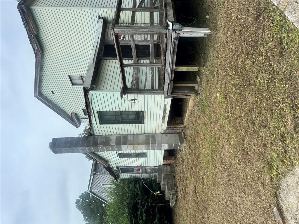 103 Washington St Property Photo 3