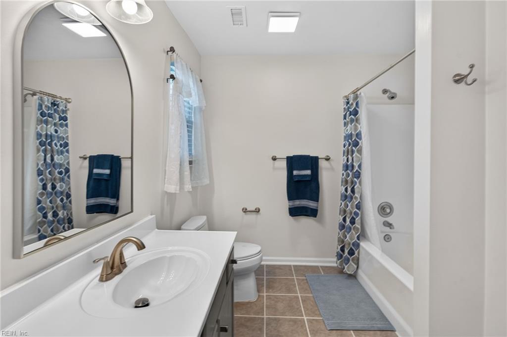 2100 Dove Ridge Dr Property Photo 6