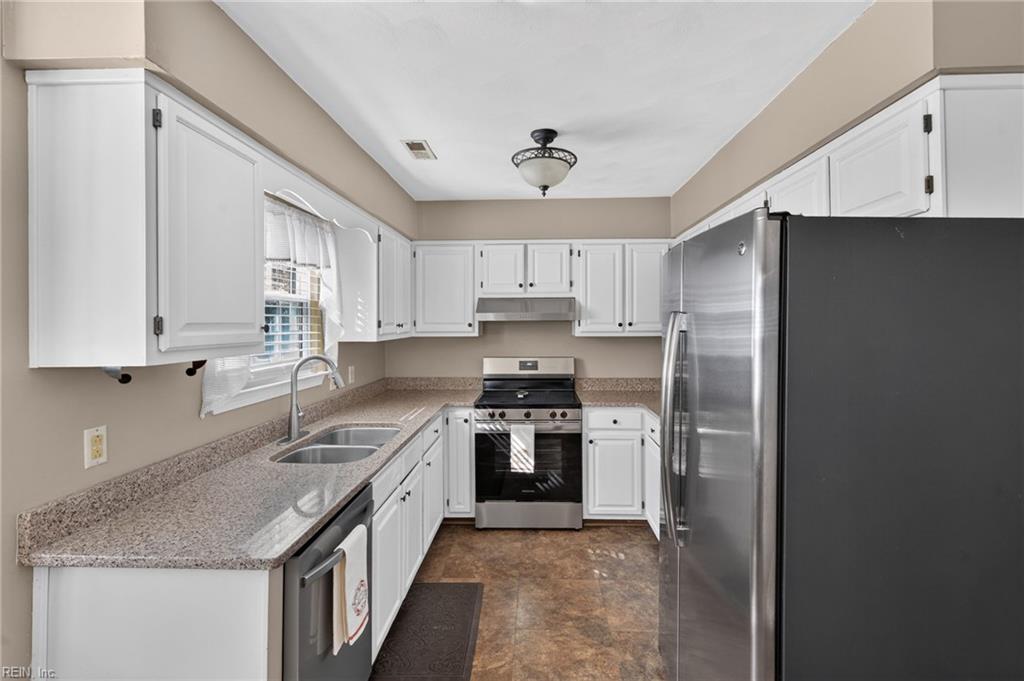 2100 Dove Ridge Dr Property Photo 14