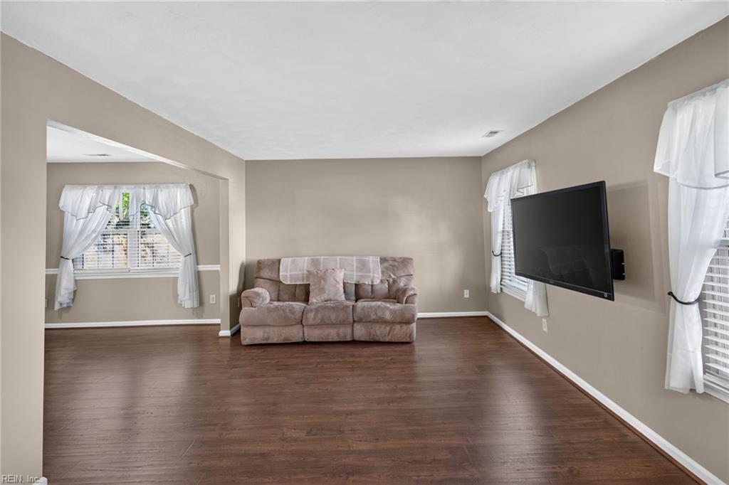 2100 Dove Ridge Dr Property Photo 20