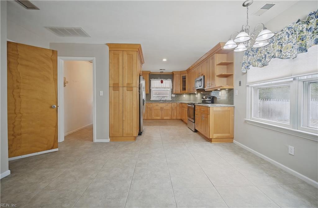 1637 While Ln Property Photo 9