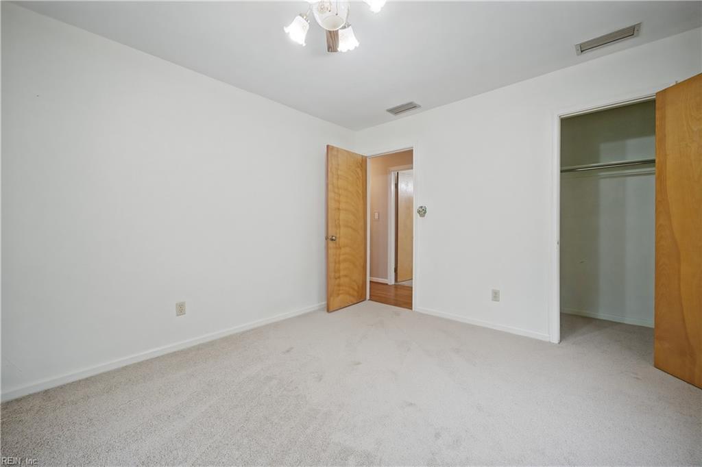 1637 While Ln Property Photo 17