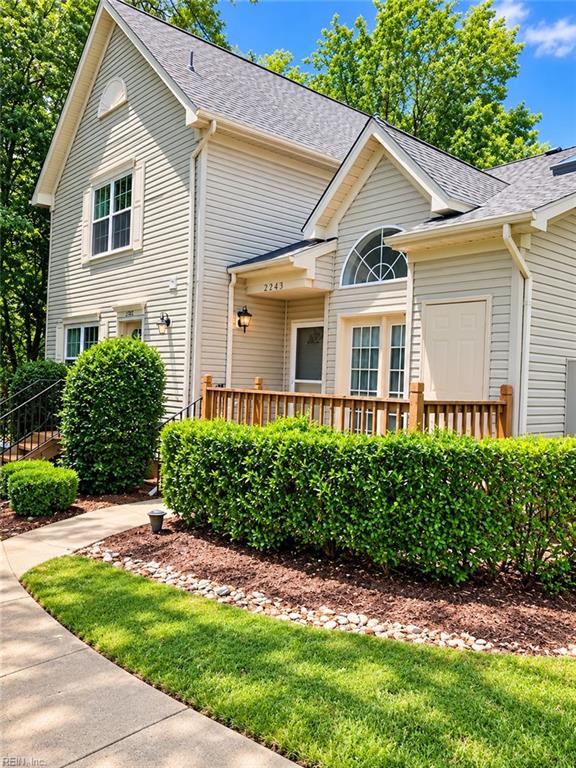 2405 London Pointe Dr Property Photo 1