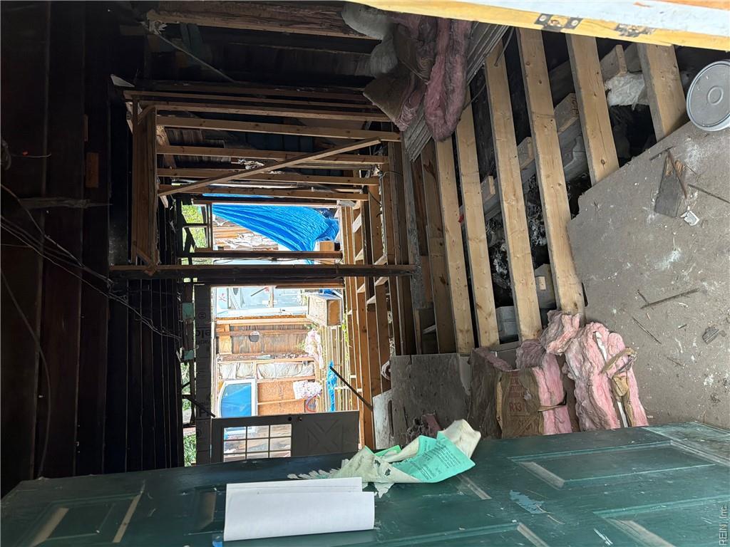 1243 Maltby Ave Property Photo 3