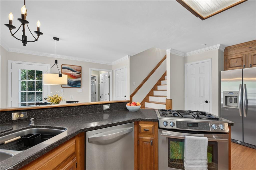 3536 Calverton Way Property Photo 17