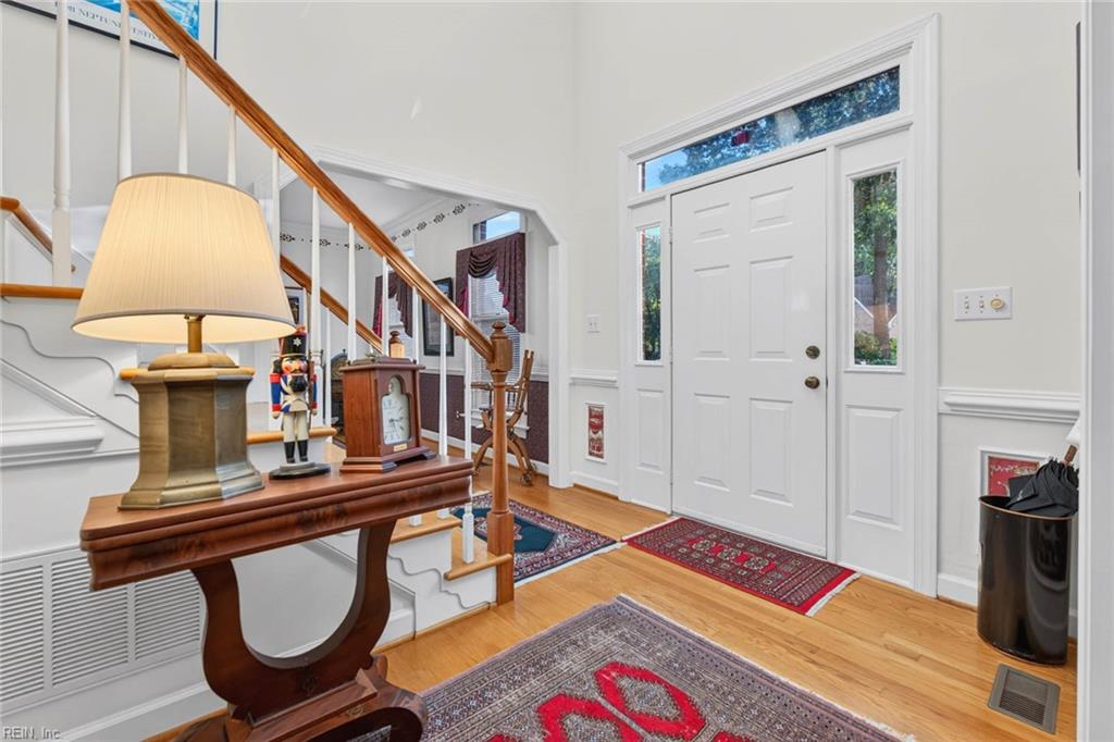 836 Bishopsgate Ln Property Photo 3