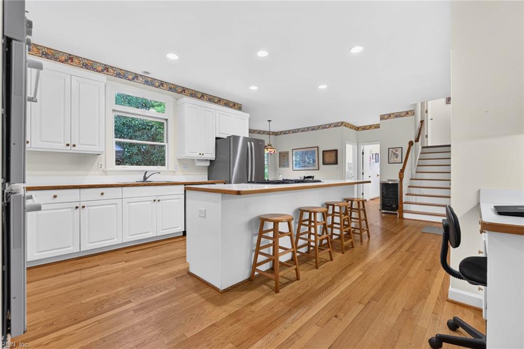 836 Bishopsgate Ln Property Photo 10
