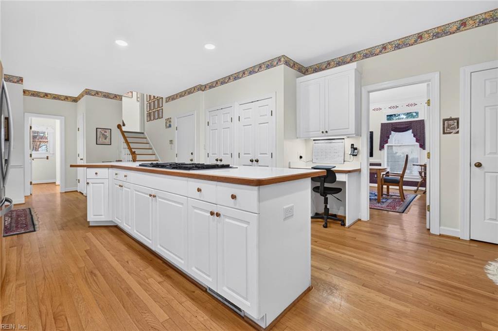 836 Bishopsgate Ln Property Photo 11