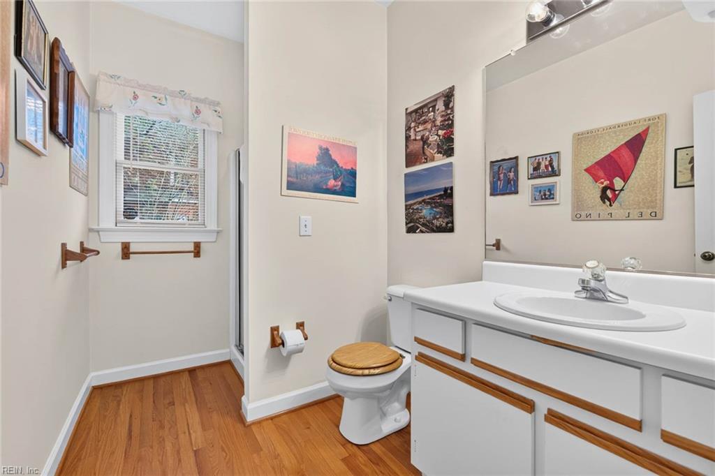 836 Bishopsgate Ln Property Photo 16