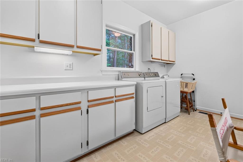 836 Bishopsgate Ln Property Photo 18