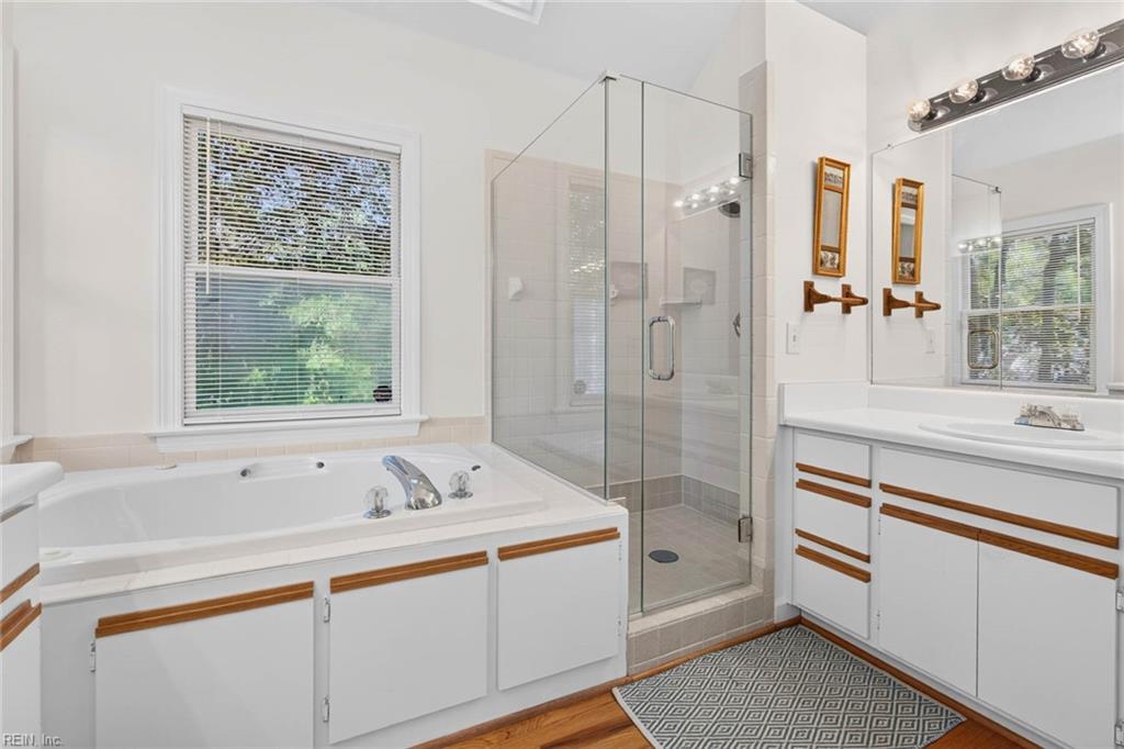 836 Bishopsgate Ln Property Photo 25