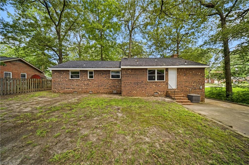 2168 Armada Dr E Property Photo 31