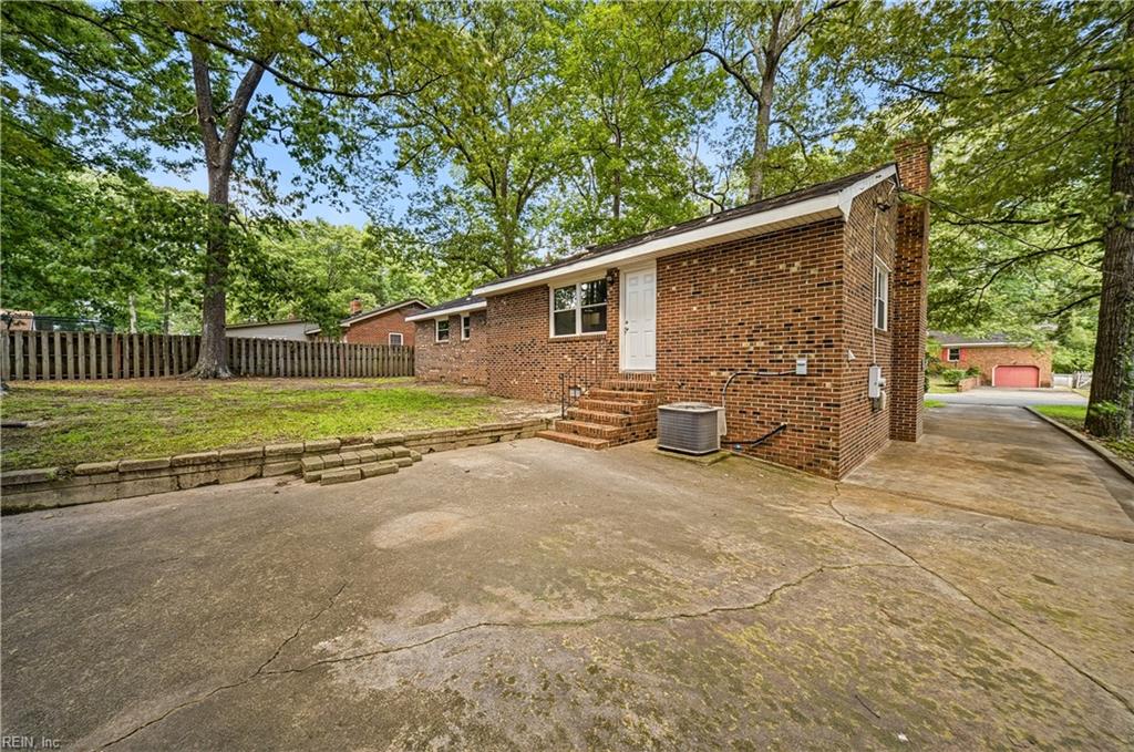2168 Armada Dr E Property Photo 32